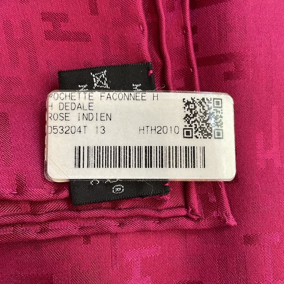 Hermes men’s red pocket square - Picture 3 of 6